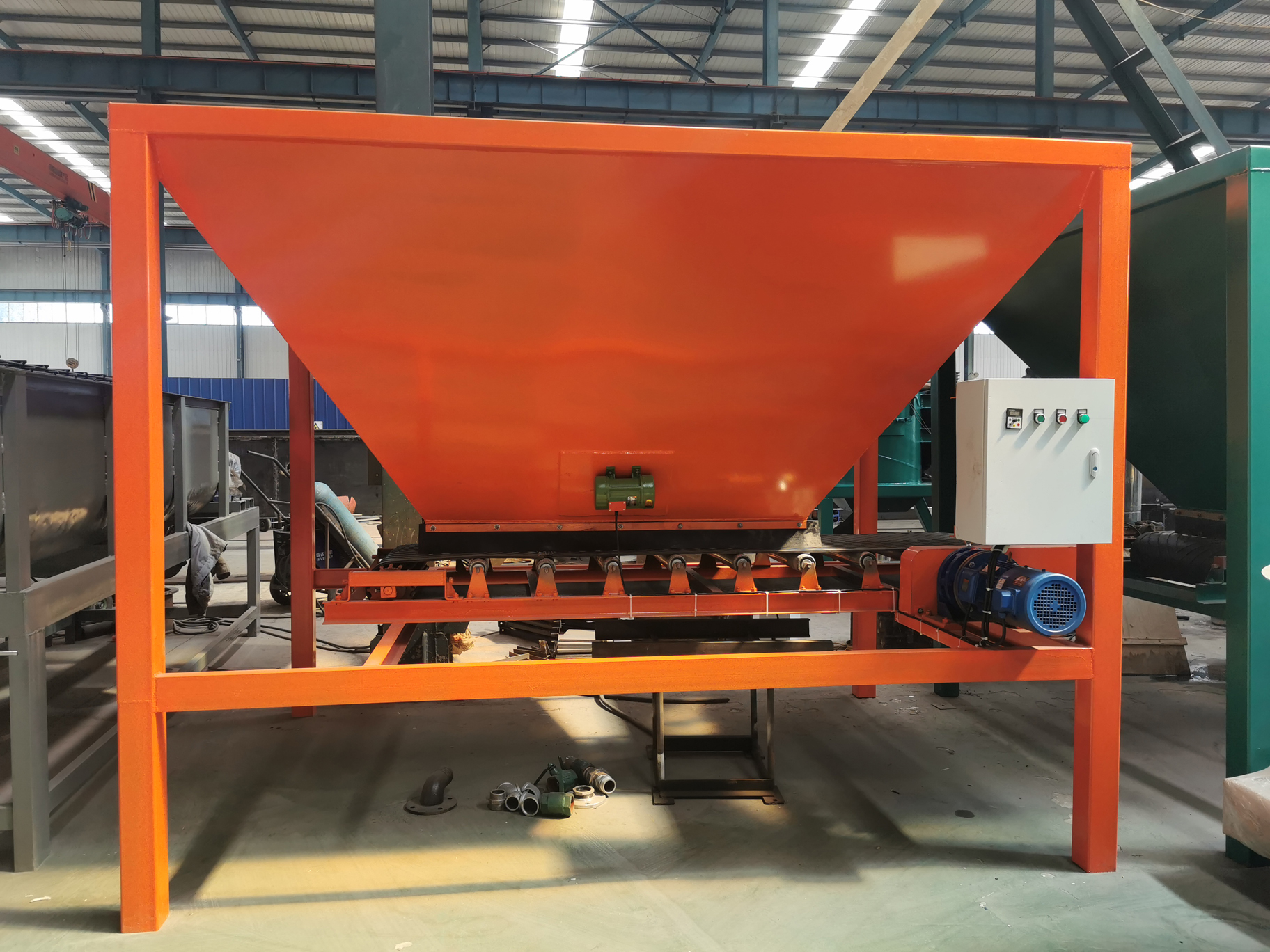 多料倉自動(dòng)下料設(shè)計(jì)在食品機(jī)械中的應(yīng)用與圖紙獲取平臺——沐風(fēng)網(wǎng)